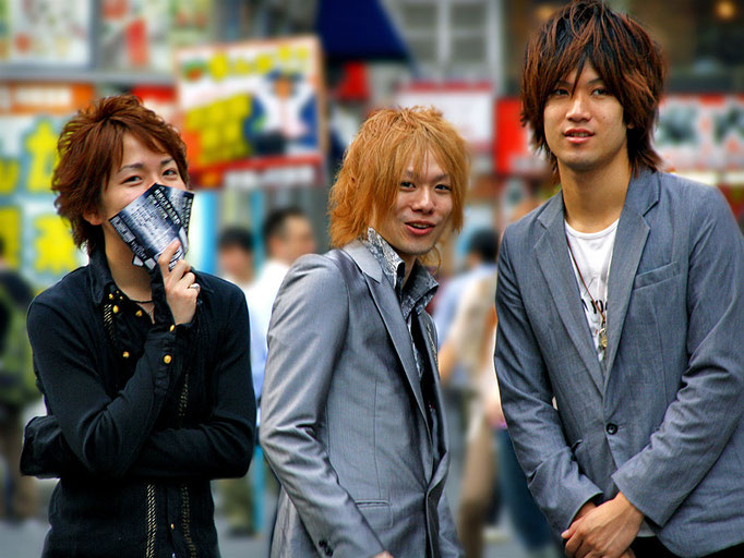 Aren't they cute? Met them in the streets of Kabukicho, Shinjuku, Tokyo. Japan 2013 © Sabrina Iovino | JustOneWayTicket.com