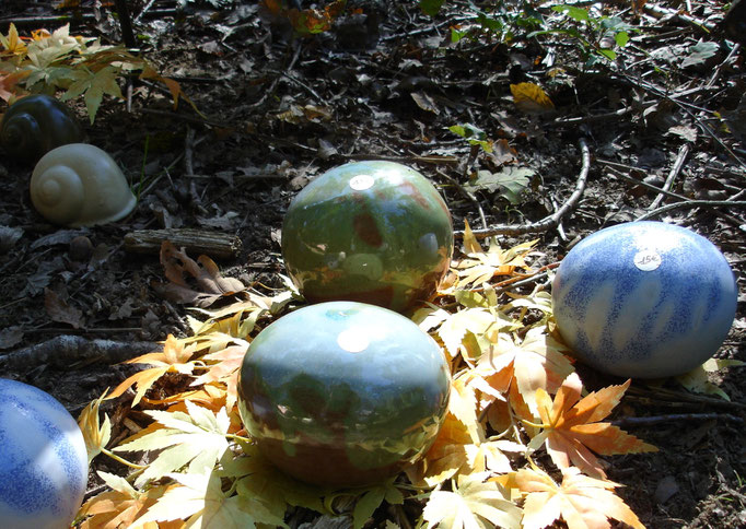 boules colorer pour égayer le jardin