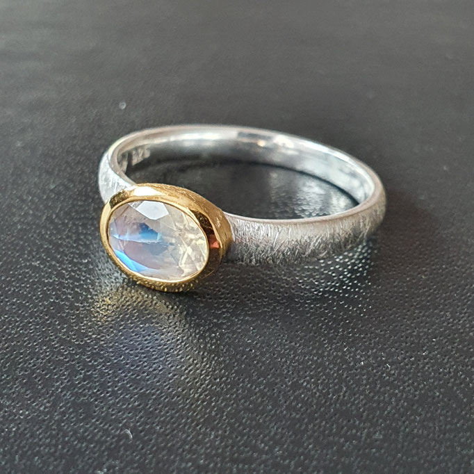 ring-zart-mondstein-silber-vergoldet-stein 6x4 mm-925-sterling