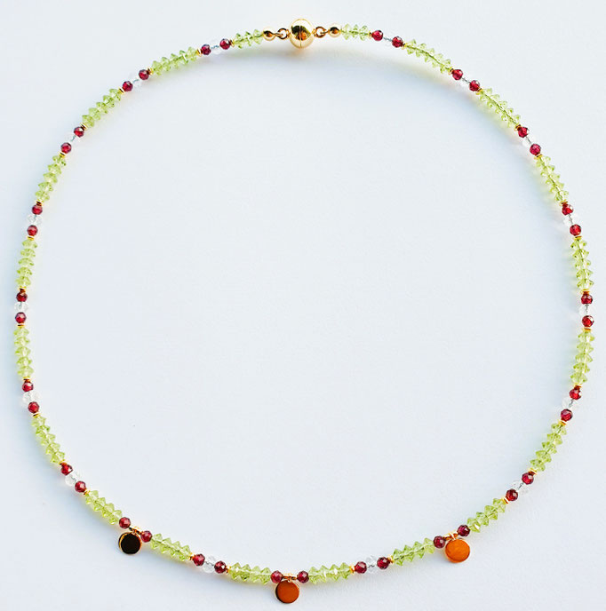 collier-peridot-granat-silber-vergoldet-magnetschloss