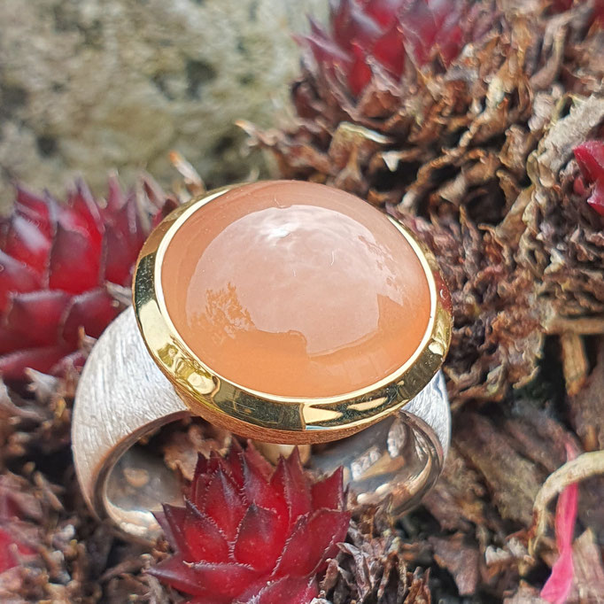 ring-mondstein-aprikot-stein ca. 15 mm-silber-vergoldet-925-