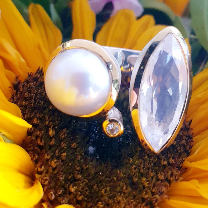 ring-silber-925-sterling-vergoldet-bergkristall-perle-weißer safir