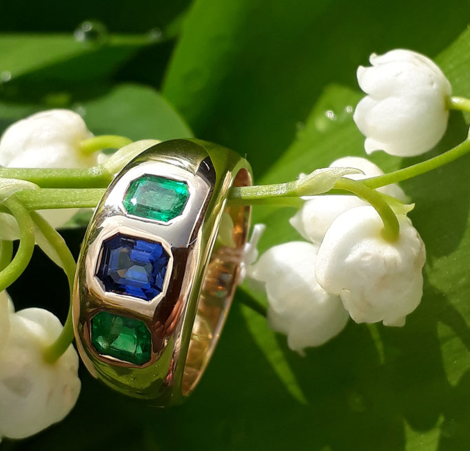 verkauft-Ring-Unikat-Safir-Smaragd-750-Gelbgold-massiv-Kundenauftrag