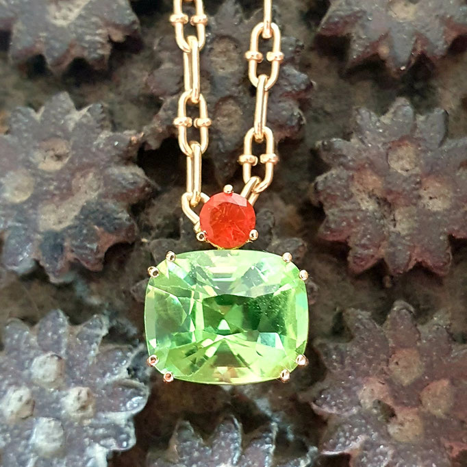 Unikat-Kundenanfertigung-Anhaenger Peridot mit Mandaringranat in Gold