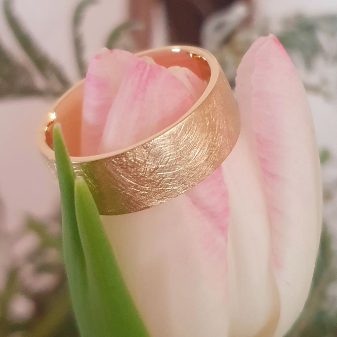 ring-gold-eismattiert-verschiedene varianten-trauring