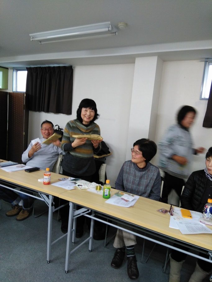 福引1等賞は葉井さん、2等は小林さん