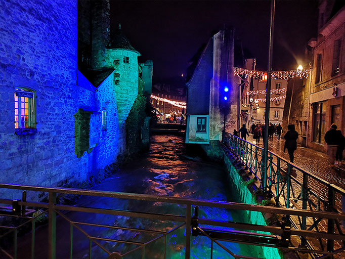 Quimper beleuchtet in der Weihnachtszeit