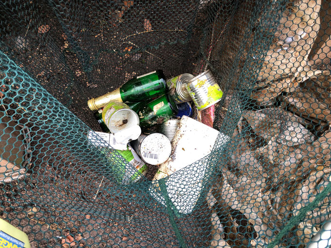 Müll am Fluss / Fliegenfischerschule-Hessen