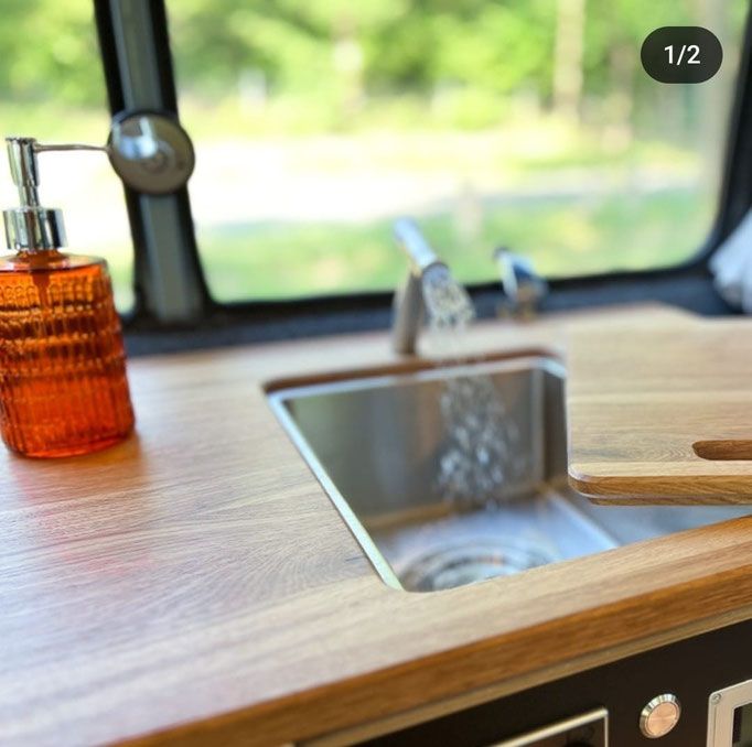 Duschbrause als Küchenarmatur [Foto @VanFabrik]