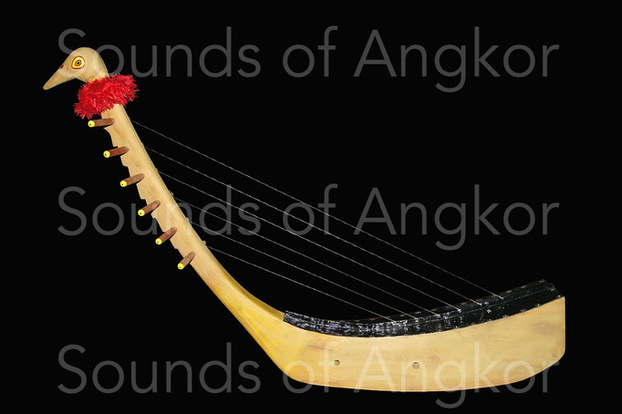 Harpe karen à tête d'oiseau. Myanmar. © Patrick Kersalé 2005-2022.
