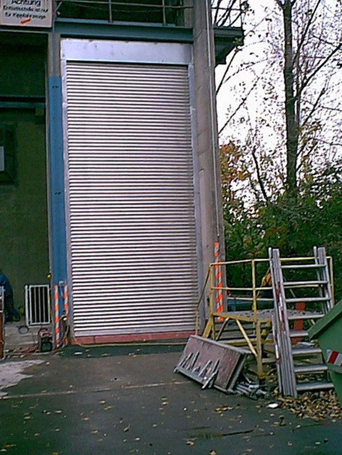 Tortechnik-Wiek - Industrietore - Garagentore - Sektionaltore - Schiebetore - Torantriebe - UVV-Prüf