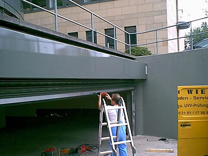 Tortechnik-Wiek - Industrietore - Garagentore - Sektionaltore - Schiebetore - Torantriebe - UVV-Prüf
