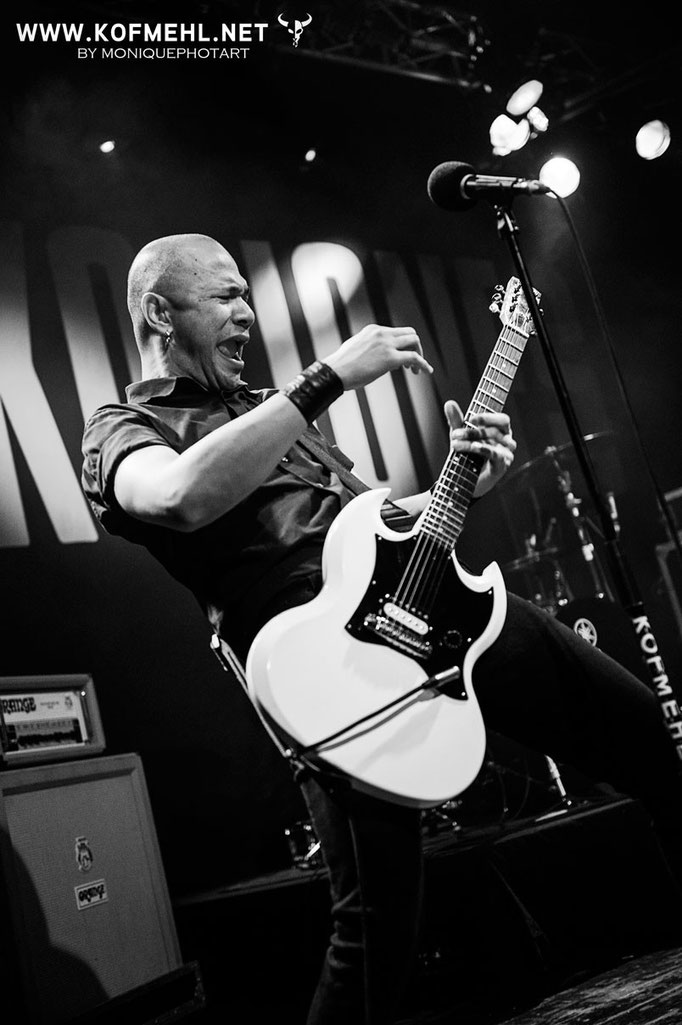 Danko Jones (Canada) - all rights: moniquephotart