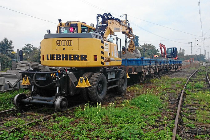 Zweiwegebagger mit KS-Wagen