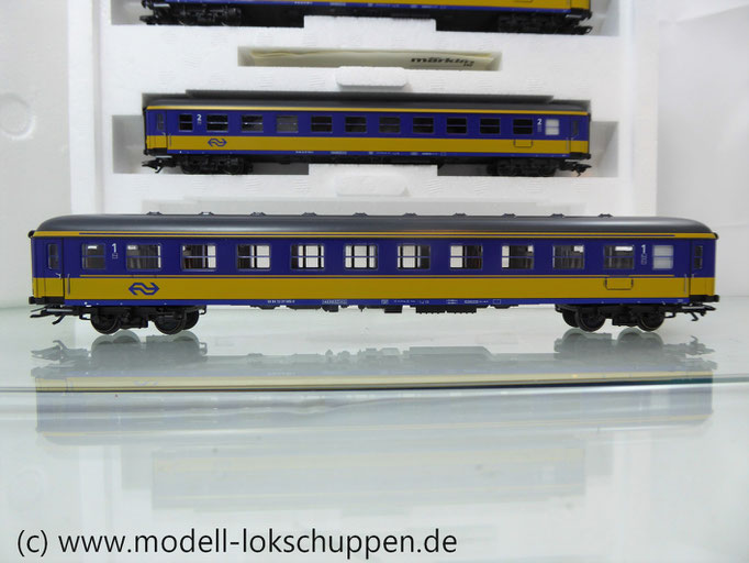 3er Set Inter-City Schnellzugwagen der NS Märklin 42903