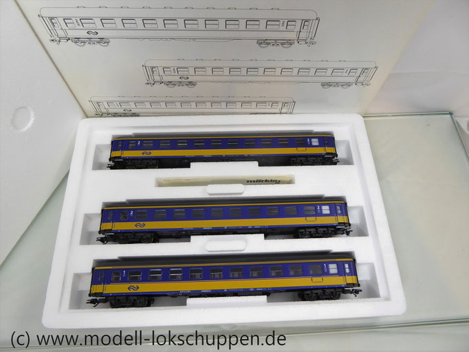 3er Set Inter-City Schnellzugwagen der NS Märklin 42903