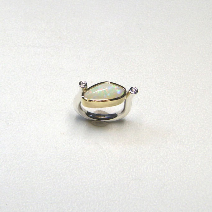 Ring mit Opal, Brillanten, Gold 750