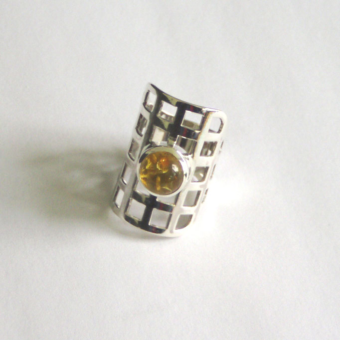 Ring mit Bernstein Sterlingsilber