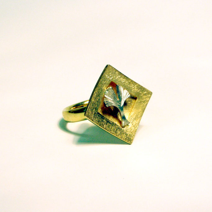 Ring Ginkgoblatt Gold 750