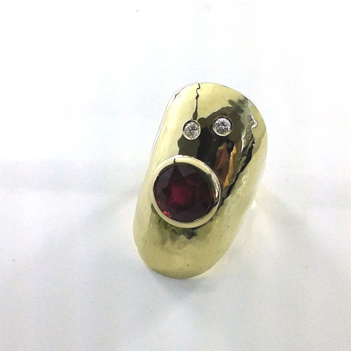 Ring mit Rubin Brillanten Gold 750