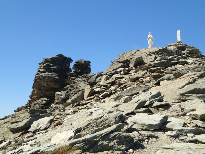 La vierge et le signal au sommet du Ruitor