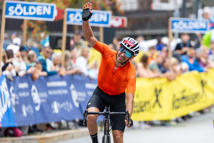 Manfred Moelgg erzielte eine Top-Zeit (Copyright: Ötztal Tourismus/Expa Pictures)