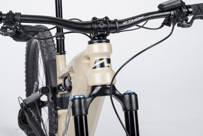THOK E-Bikes TK02 S: Vorbau und Lenker