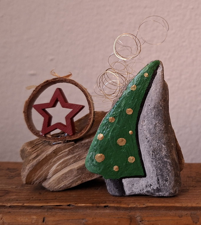 Bäumchen 6 cm hoch, mit Acryl bemalter Stein