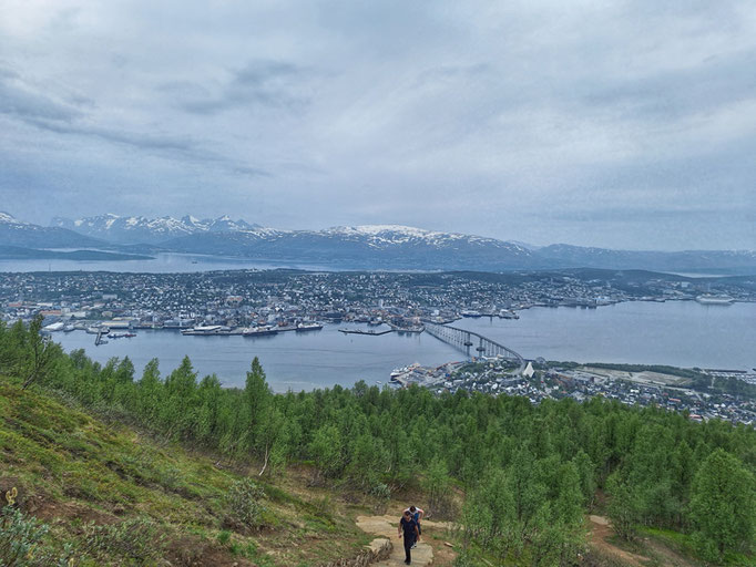 die Sherpatreppe hinauf zum Storsteinen..mit Bllick auf Tromsø