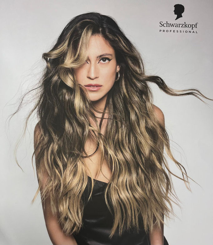 lange Haare perfekt frisiert