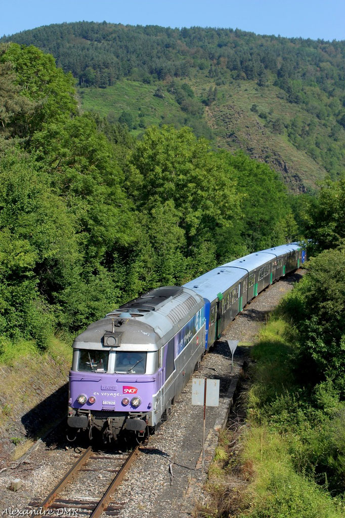 BB 67628 en tête du train touristique "Les Gorges De L'Allier". Le Pont d'Alleyras, 25 Juillet 2014