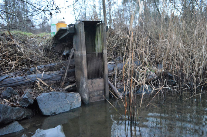 Der Mönch ermöglicht die Regelung des Wasserspiegels in einem Gewässer