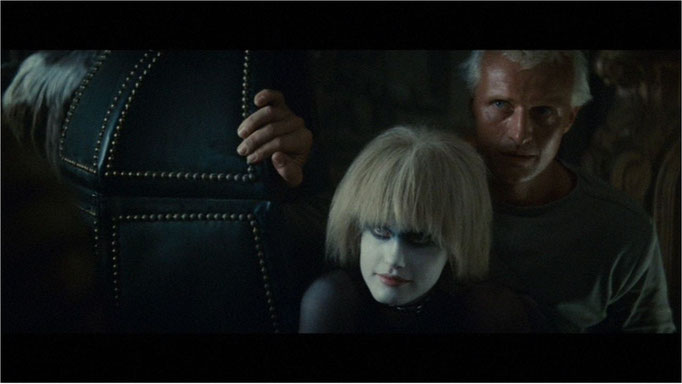 Rudger Hauer als Roy Batty und Daryl Hannah als Pris bilden ein skrupelloses Päärchen zwischen unbändigem Lebenswillen und an Wahnsinn grenzender Brutalität