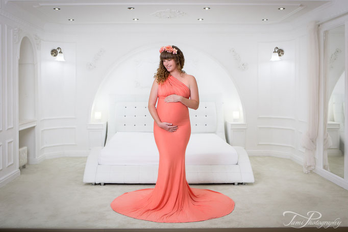 Babybauchfotograf, Babybauchfotografie, Schwangerschaftsfotograf, Schwangerschaftsfotografie, mit Schwangerschaftskleider, Babybauchkleider, Fotograf, Ulm