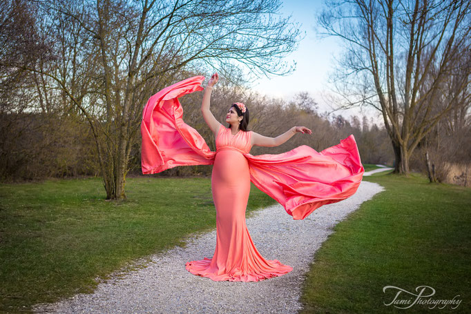 Babybauchfotograf, Babybauchfotografie, Schwangerschaftsfotograf, Schwangerschaftsfotografie, mit Schwangerschaftskleider, Babybauchkleider, Fotograf, Ulm