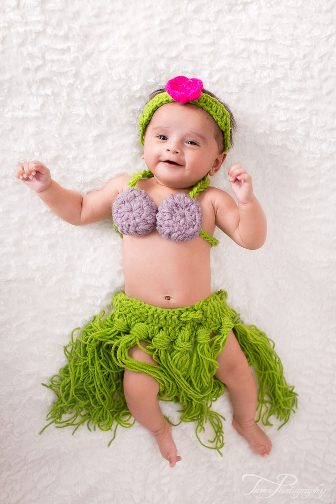 Babyfotograf mit Accessoires, Babyshooting, Babyfotograf, Familienfotograf
