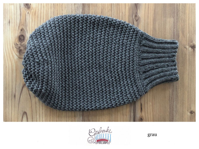gehäkeltes Gebärmutter-Modell mit handgestrickter Cervix in grau