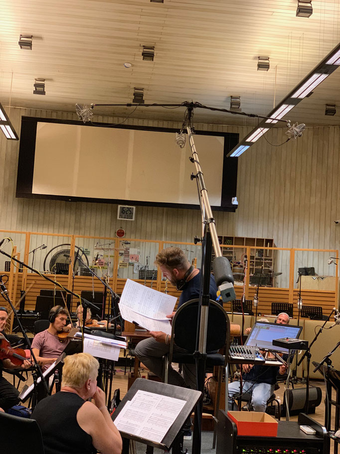 Matthijs Kieboom scoring Van Der Valk @ Smecky Music Studios