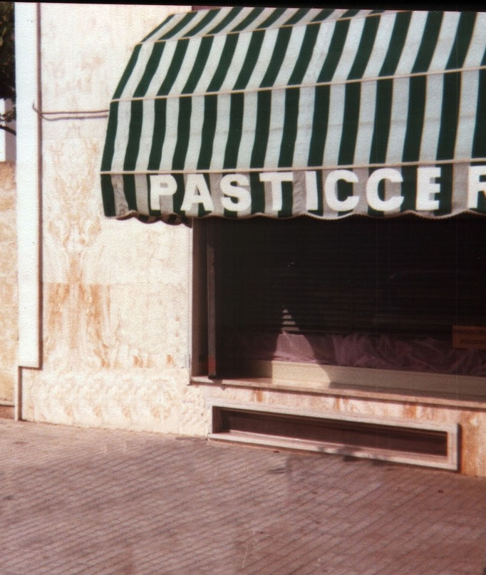 Uno scorcio del negozio aperto a Tricase in piazza Capuccini negli anni 80