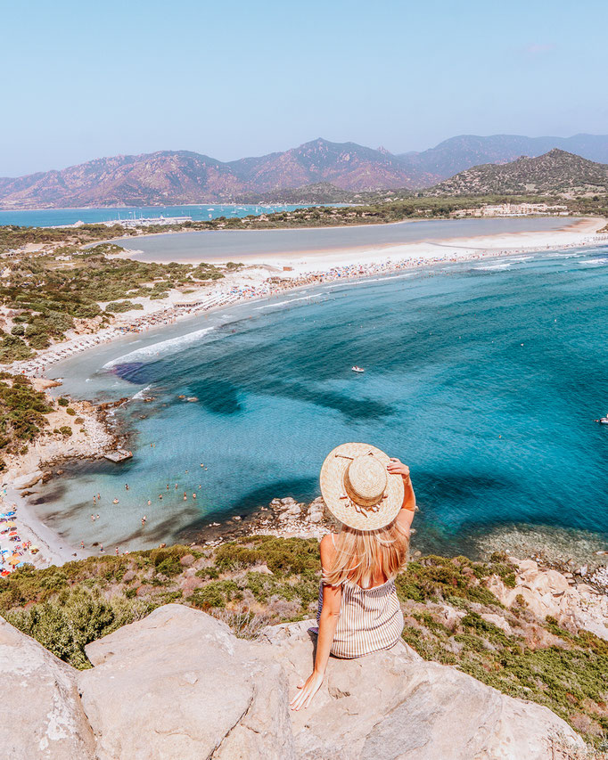 Mit meinen Sardinien Rundreise Tipps und Erfahrungen planst du deinen Roadtrip 2020. Finde die schönsten Strände Sardiniens in meinem Reise Blog, plane den idealen Urlaub und entdecke die schönsten Aussichtspunkte und Foto-Spots. 