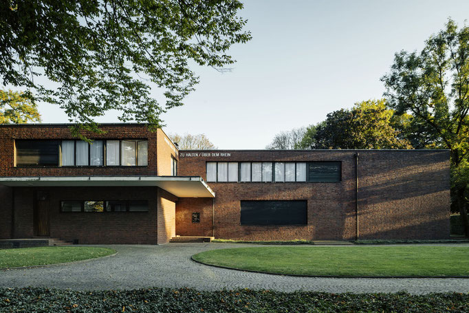 Haus Lange/Haus Esters (1928–30), Architekt: Ludwig Mies van der Rohe © Tillmann Franzen / VG Bild-Kunst