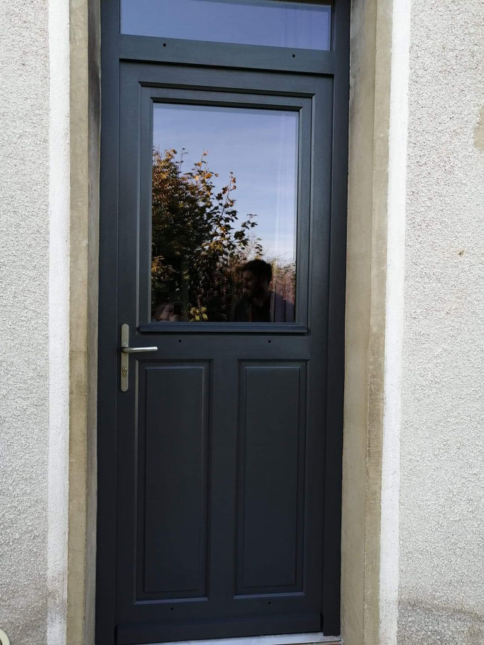 fabrication et pose de porte en bois massif sur mesure tudeils argentat beaulieu