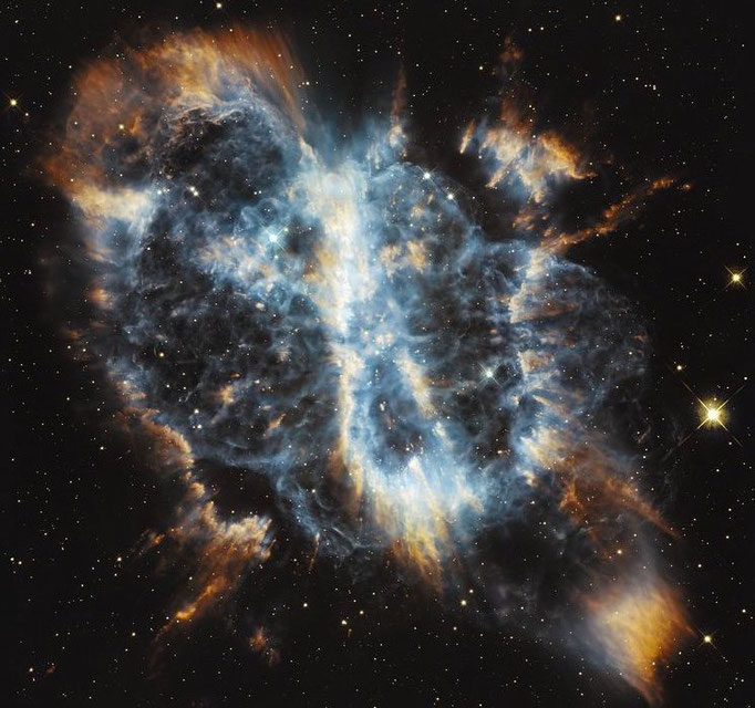 Dies soll eine Supernova darstellen. Aber auch hier ist rechts unten liegend ein Embryo zu sehen und links oben der andere Embryo. Auf diesem Foto erkennt man sogar, dass der eine Embryo wirklich eine zu große Hand hat (Antarktis).