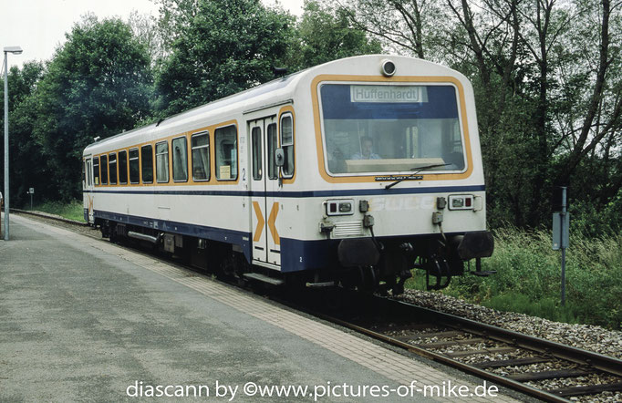 SWEG VT 121 am 5.6.2002 in Neckarbischofsheim-Nord als SWE 70775. DUEWAG 1981, Fabriknummer 30896