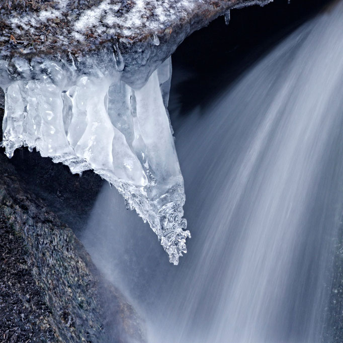 Wasser mit Eis - Tirol