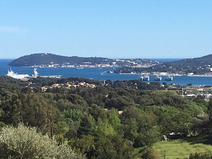 la vue sur la rade de Toulon et La Seyne sur mer,  depuis notre terrain