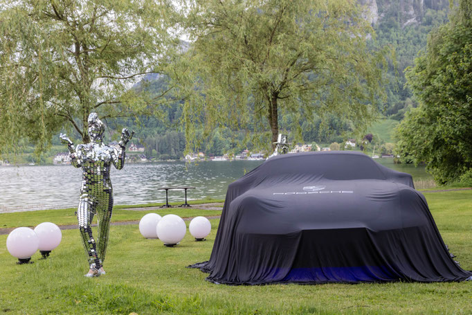 Außergewöhnliche Spiegelkünstler für Galas, Firmenevents, Produktpräsentationen und VIP-Veranstaltungen.