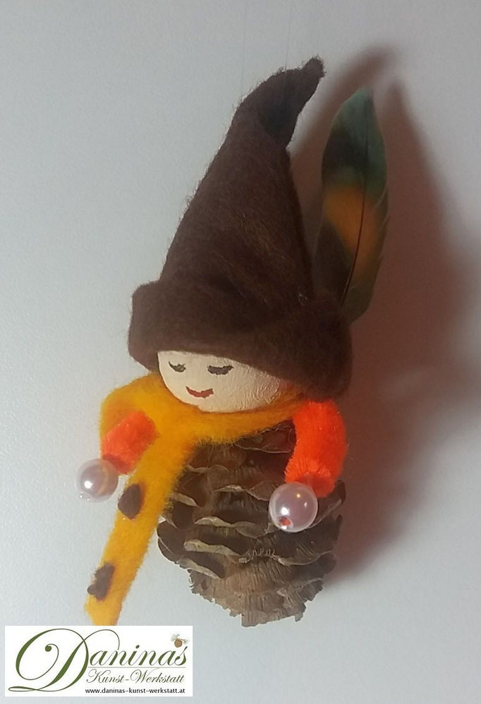 Waldelf Barthel - Elfen Figur aus Lärchenzapfen