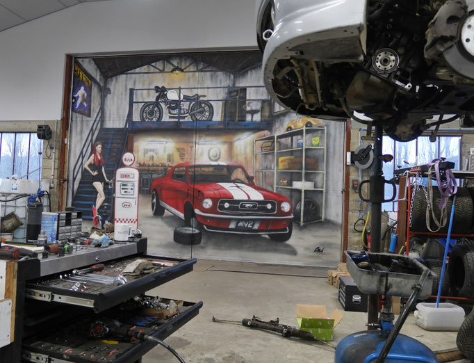photo d'une fresque dans un garage automobile, Loches-sur-Ource, Coron