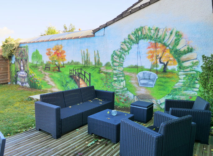 fresque représentant un paysage dans un jardin à Châtillon-sur-seine, Coron Thibaud